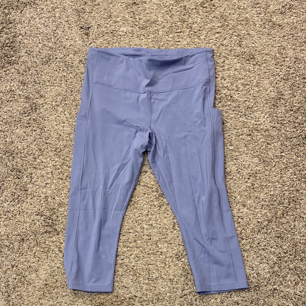 Women’s Athleta Lilac Capri Leggings – Size Large Petite